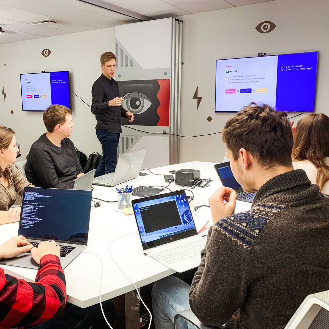 „Sourcery for Front-End" akademija